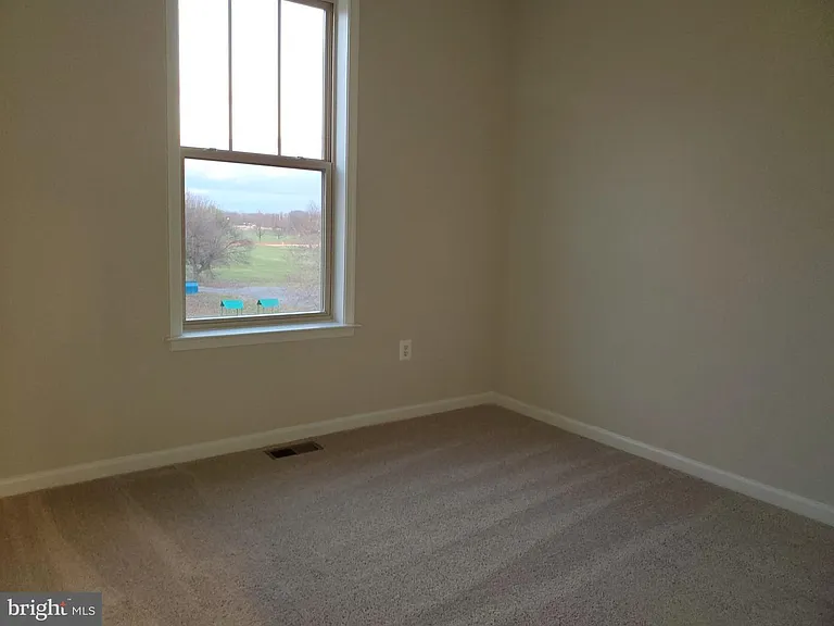 304 Faversham Pl — Photo 22