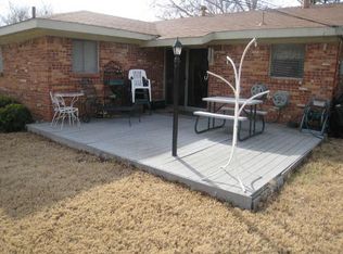 844 Russell Ln, Bedford, TX 76022