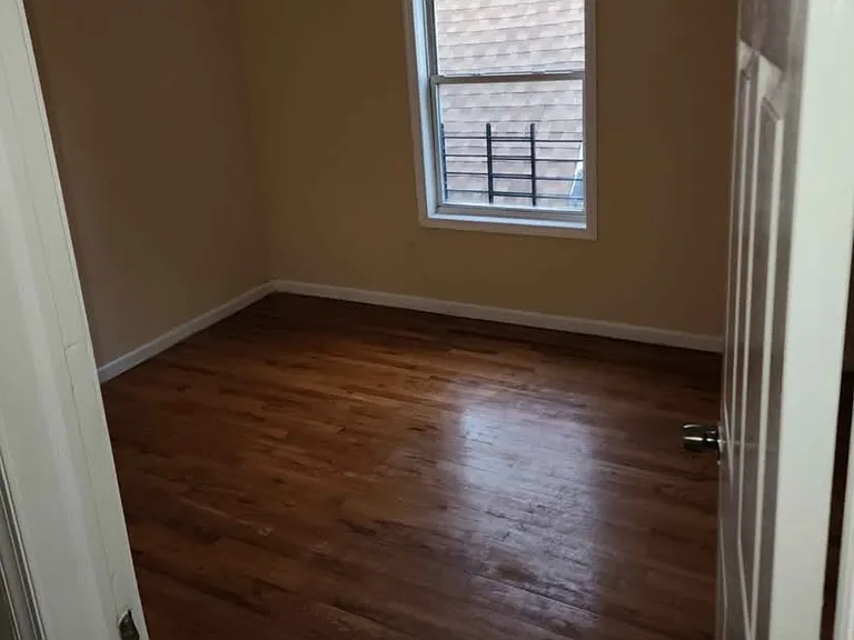 226 Bond St #2 — Photo 15