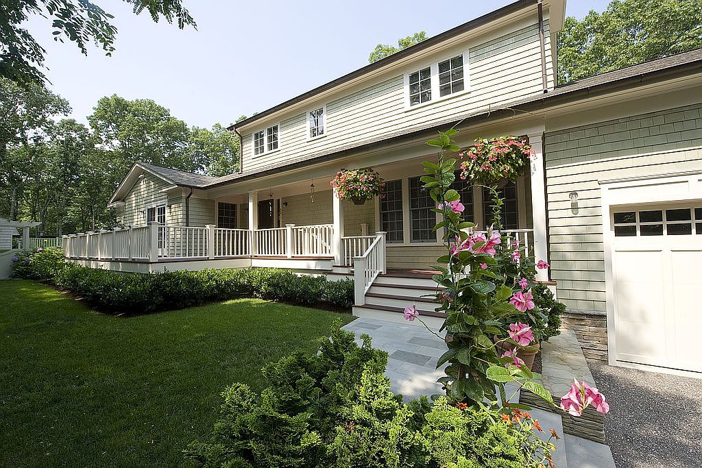 3 Lincoln St, Sag Harbor, NY 11963 | Zillow