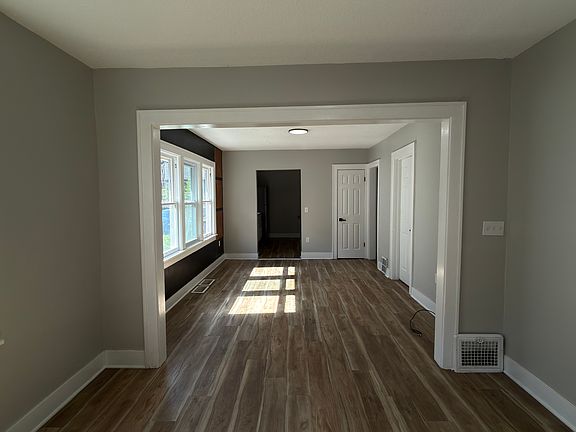 3rd image of 3704 E 35th St