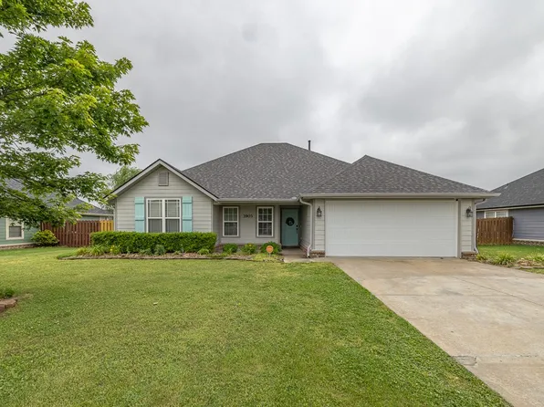 3903 Grand Valley Dr, Springdale, AR 72764