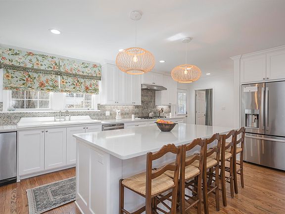 3rd image of 3420 Loop Rd