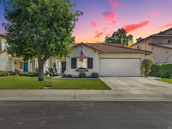 2nd image of 2221 Orange Grove Pl