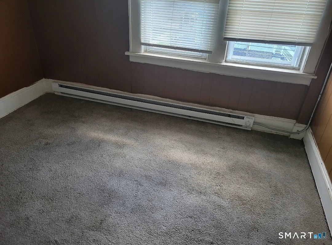 1 bed, 1.0 bath, 2043 sqft, $1,595 — Photo 2