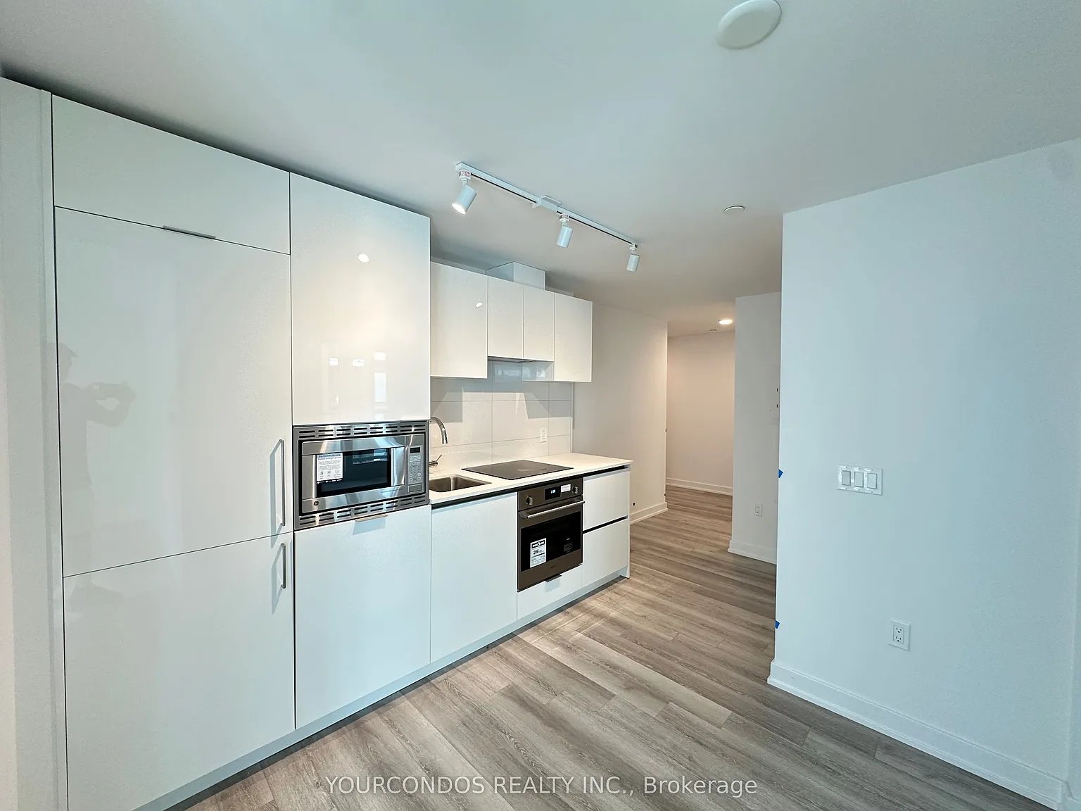 2 bed, $3,100 — Photo 4