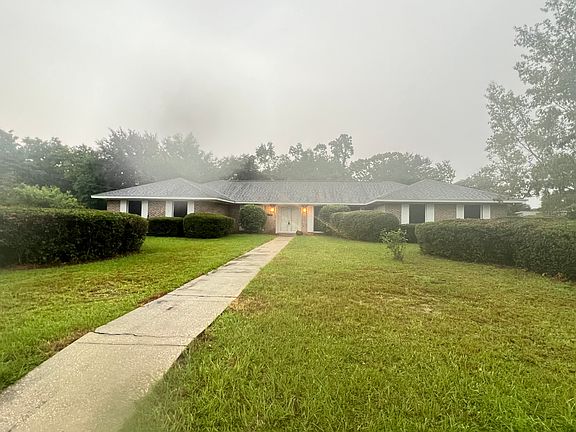 3rd image of 4000 Bedevere Dr