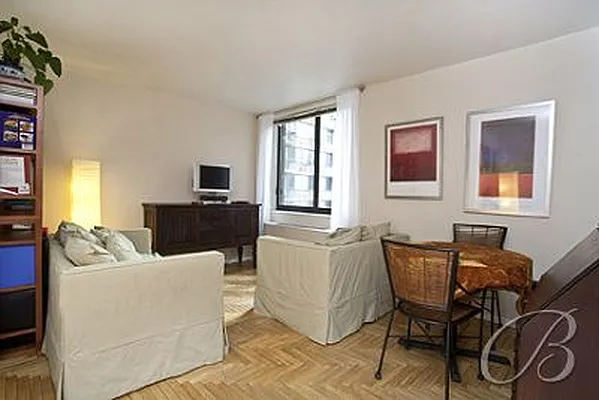 Sold by Bellmarc Realty | media 9