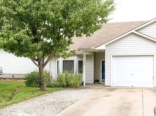 2930 SE Walnut Dr, Topeka, KS 66605