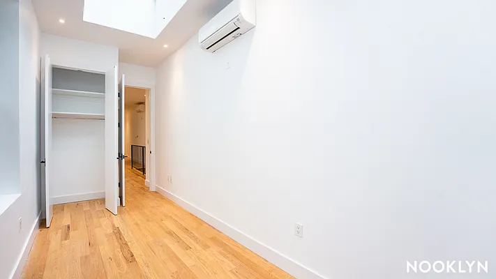 Rented by Nooklyn NYC LLC | media 6