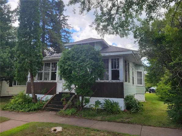 105 W Hazel Street, Spooner, WI 54801