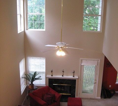 2 story great rm w/ fireplace. Look at the light!