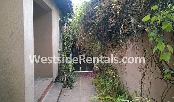 2nd image of 1822 N Harvard Blvd
