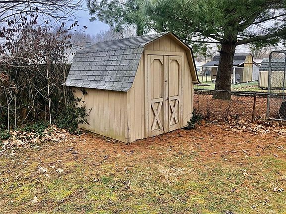 3rd image of 651 Morningstar Dr