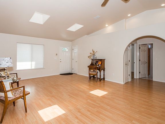3rd image of 3270 Rose Ln