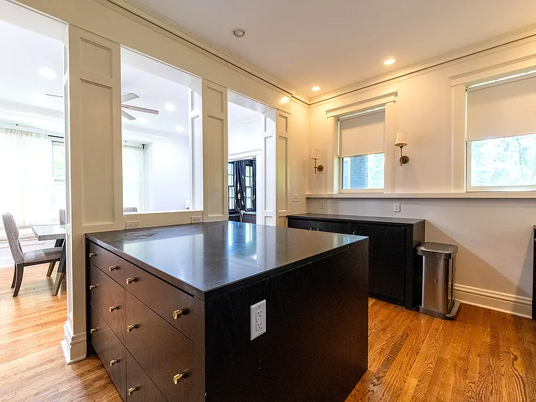 7118 Pershing Ave — Photo 5