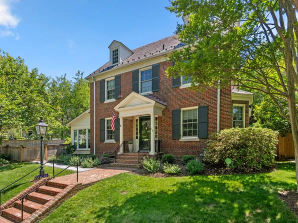 3908 Oliver St, Chevy Chase, MD 20815