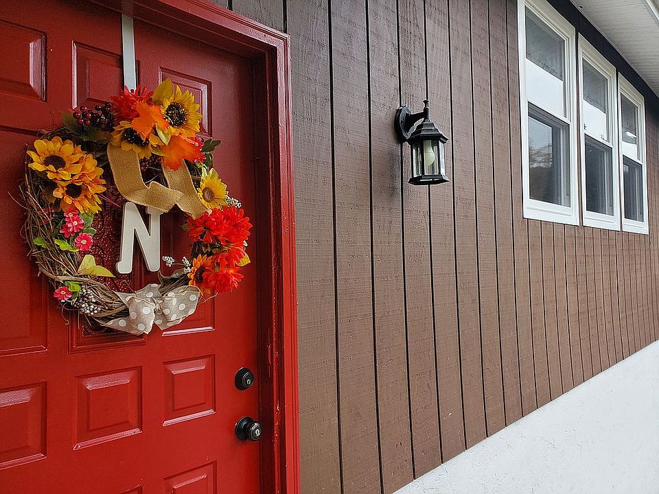 1st image of 2295 Larwood Dr