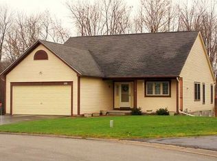 109 Atwood Dr, Gates, NY 14606