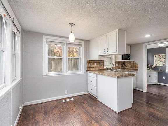 5th image of 2683 N Peterson Dr