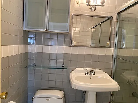 Sold by Winzone Realty Inc | media 12