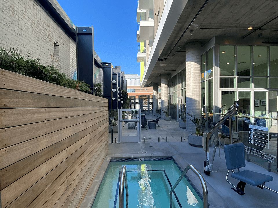 Fusion Hollywood - Jacuzzi Spa