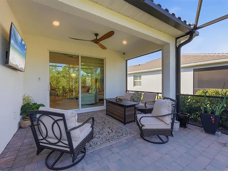 25029 Pearl Lake Cir — Photo 39