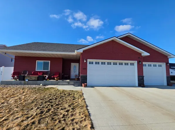 146 Mulberry Loop, Minot, ND 58703