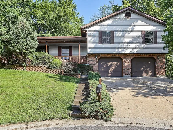 10 Paradise Ln, Washington, MO 63090