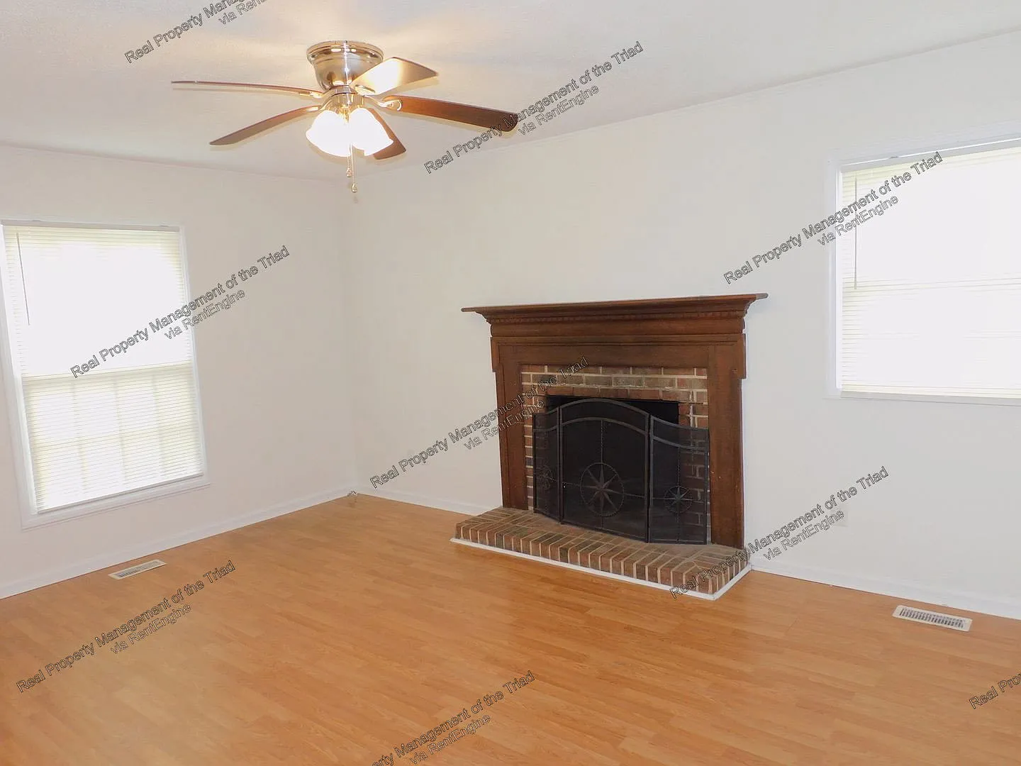 3 bed, 2.0 bath, 1600 sqft, $1,595 — Photo 4