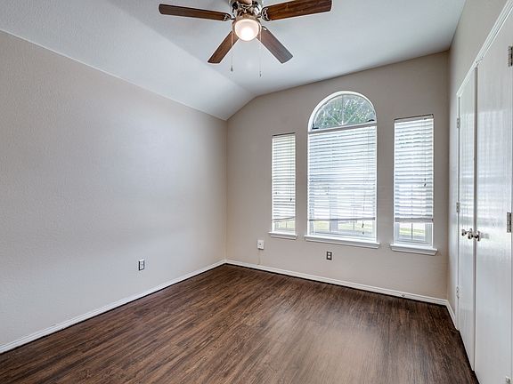 5th image of 1401 River Trail Dr