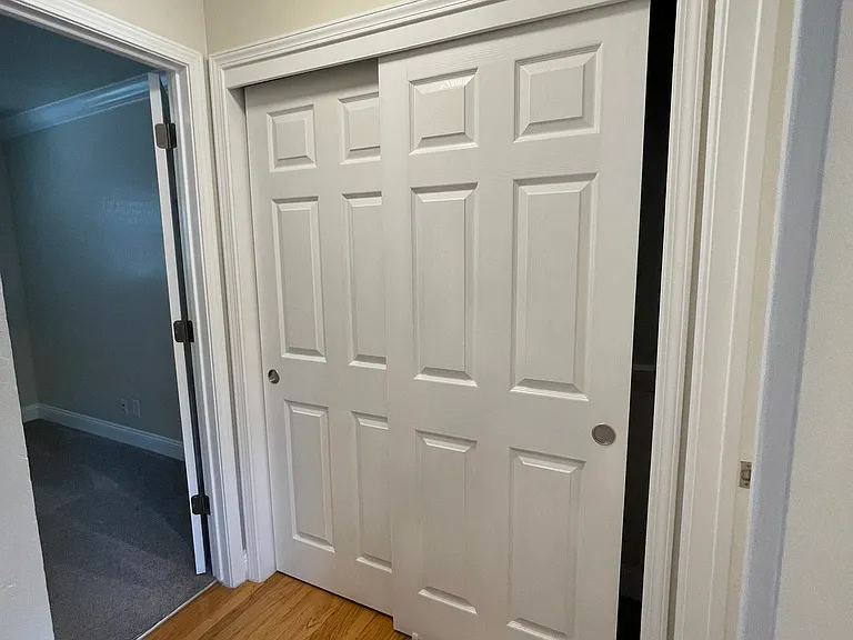 2422 V St #4 — Photo 7