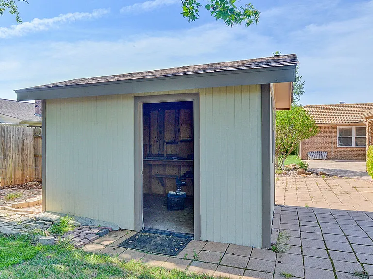 9800 Craford Ct — Photo 46