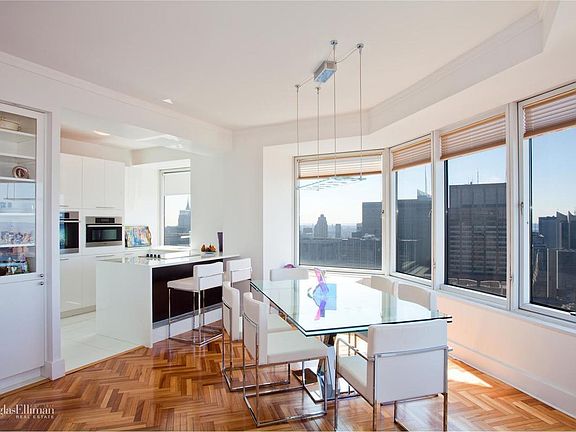 5th image of 150 W 56th St APT 6304