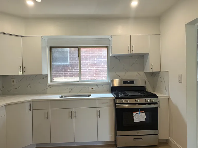 5829 182nd St #2 — Photo 2