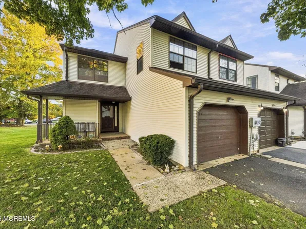 221 Longwood Drive, Manalapan, NJ 07726