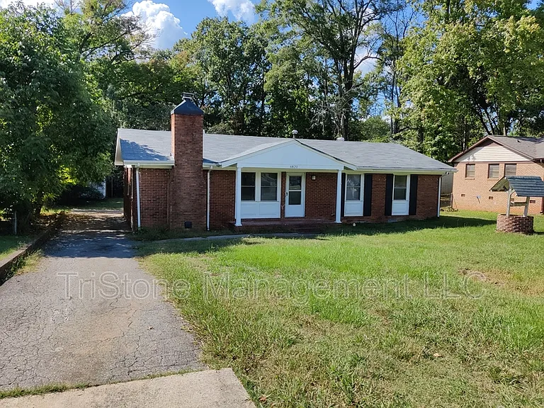 6820 Flintrock Rd — Photo 1