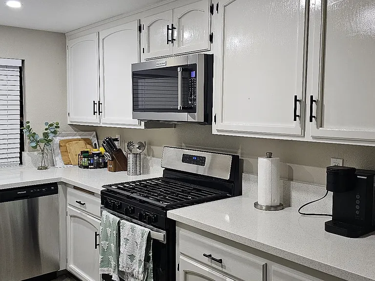 25313 Minnetonka Ct — Photo 3