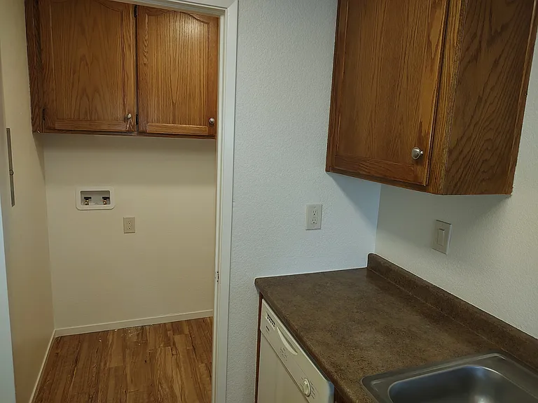 525 Grande Ave — Photo 7
