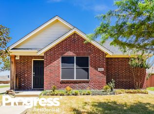 8801 Wayne St, Aubrey, TX 76227