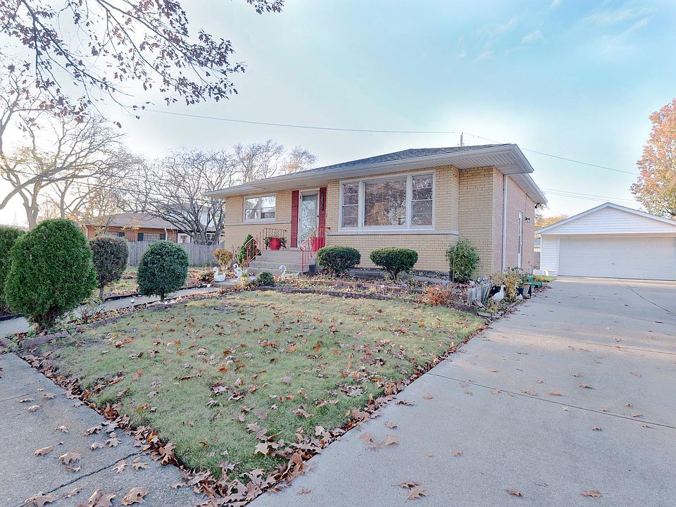 1st image of 5420 W Drury Ln