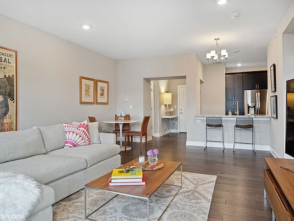 5th image of 2701 Commons Dr Unit 412