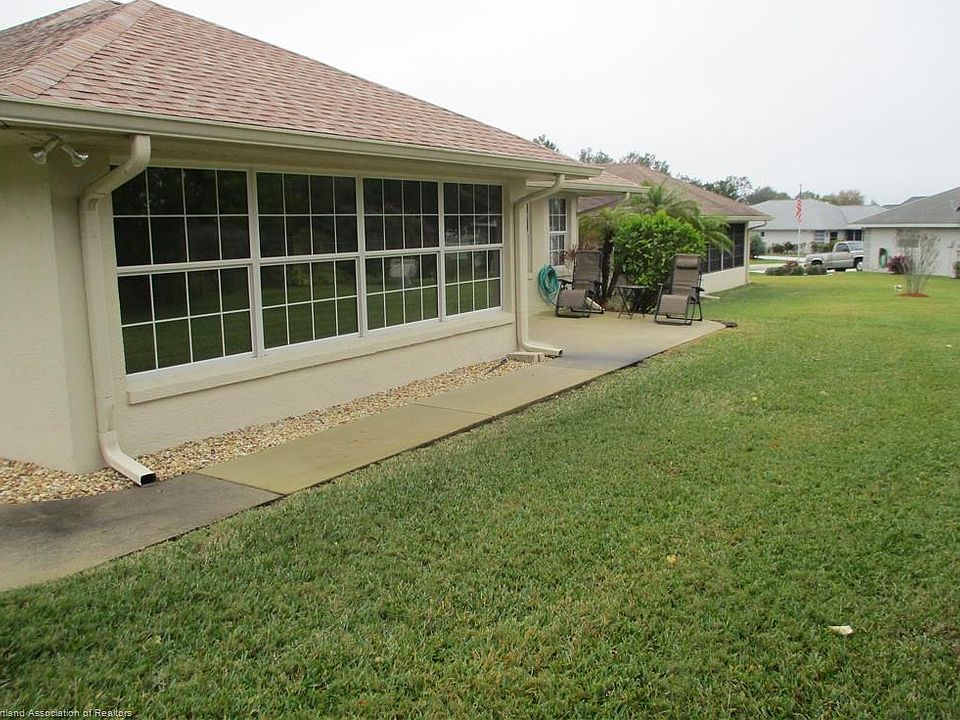 2nd image of 8 Oakwood Ct