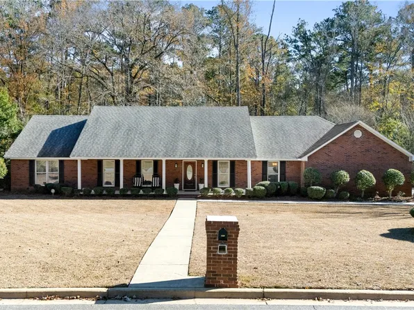 2053 S Evergreen Dr, Auburn, AL 36830