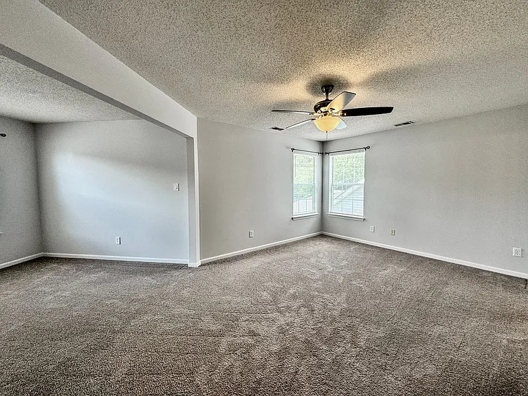 2424 Seven Kings Rd — Photo 32