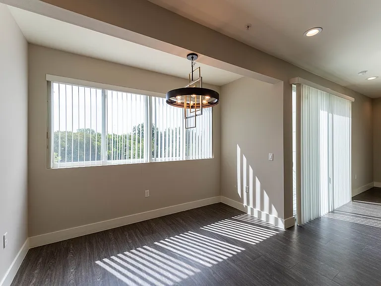 604 N Bluff Dr #127 — Photo 16