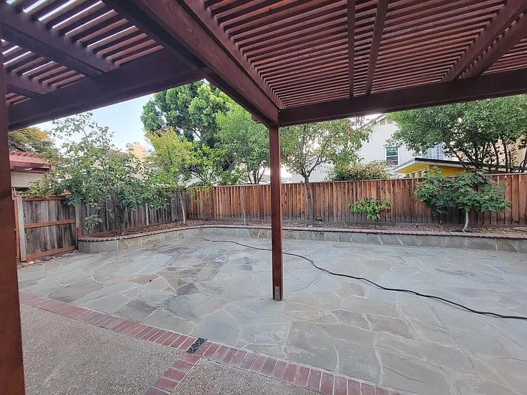1017 Phoenix Ct — Photo 24
