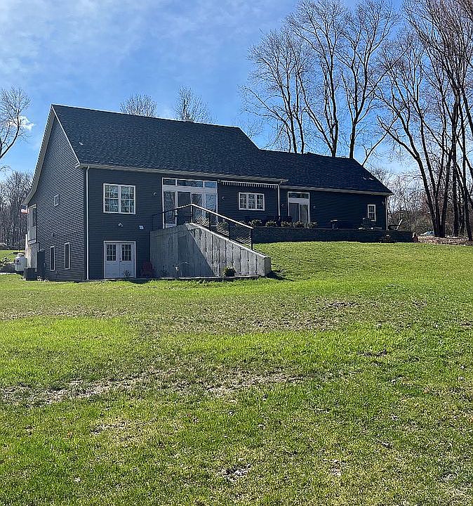 2nd image of 17 Meadow Woods Rd