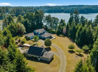 62560 Crown Point Rd, Coos Bay, OR 97420