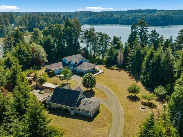 62560 Crown Point Rd, Coos Bay, OR 97420